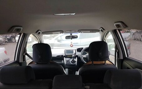 Toyota Wish II, 2011 год, 1 500 000 рублей, 7 фотография