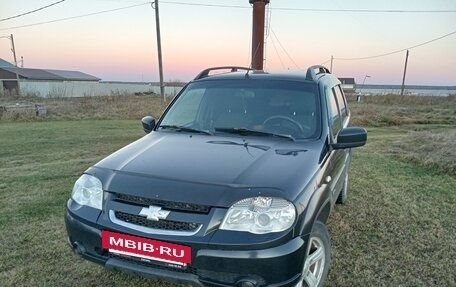 Chevrolet Niva I рестайлинг, 2015 год, 550 000 рублей, 2 фотография