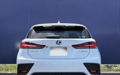 Lexus CT I рестайлинг, 2022 год, 1 430 000 рублей, 4 фотография