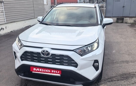 Toyota RAV4, 2020 год, 3 599 000 рублей, 11 фотография