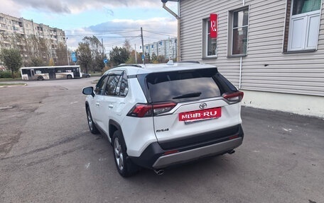 Toyota RAV4, 2020 год, 3 599 000 рублей, 9 фотография