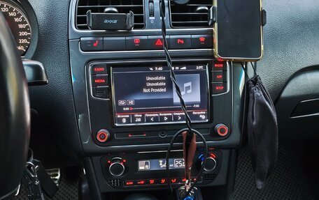 Volkswagen Polo VI (EU Market), 2018 год, 750 000 рублей, 17 фотография