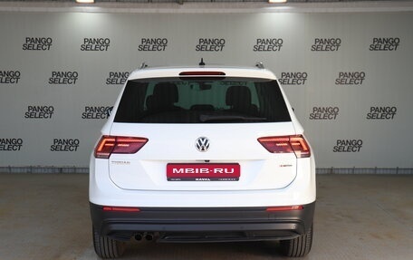 Volkswagen Tiguan II, 2018 год, 2 244 000 рублей, 6 фотография