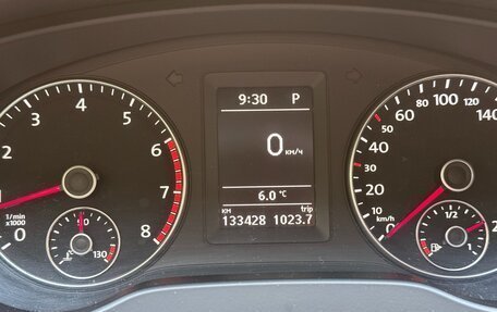 Volkswagen Jetta VII, 2013 год, 1 250 000 рублей, 24 фотография