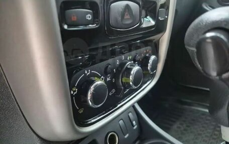 Renault Duster I рестайлинг, 2014 год, 910 000 рублей, 3 фотография