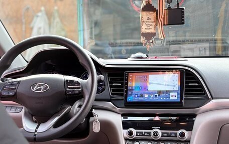Hyundai Elantra VI, 2019 год, 1 750 000 рублей, 14 фотография