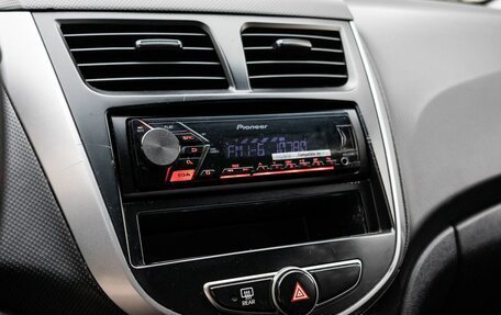 Hyundai Solaris II рестайлинг, 2015 год, 750 000 рублей, 22 фотография