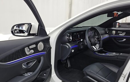 Mercedes-Benz E-Класс, 2023 год, 5 300 000 рублей, 3 фотография