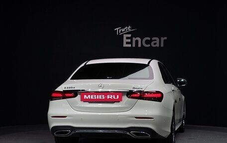 Mercedes-Benz E-Класс, 2023 год, 5 300 000 рублей, 21 фотография