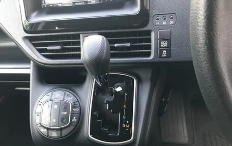 Toyota Noah III, 2021 год, 1 817 009 рублей, 7 фотография