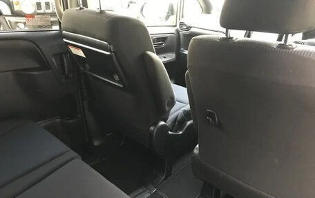 Toyota Noah III, 2021 год, 1 817 009 рублей, 10 фотография