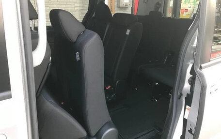 Toyota Noah III, 2021 год, 1 817 009 рублей, 15 фотография