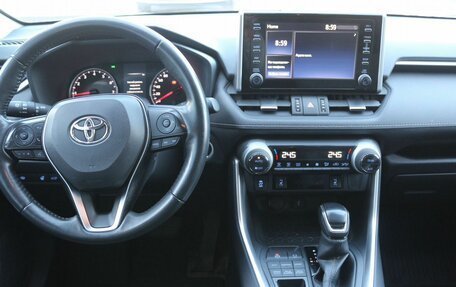 Toyota RAV4, 2021 год, 3 370 000 рублей, 7 фотография