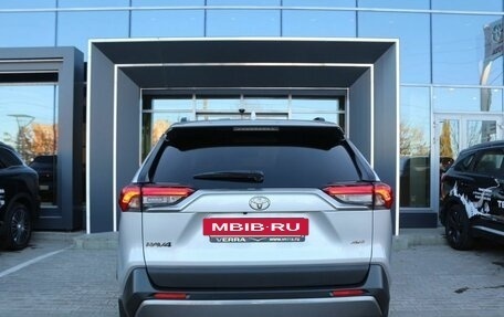 Toyota RAV4, 2021 год, 3 370 000 рублей, 5 фотография