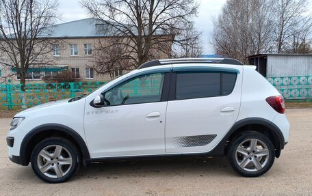 Renault Sandero II рестайлинг, 2018 год, 1 070 000 рублей, 2 фотография