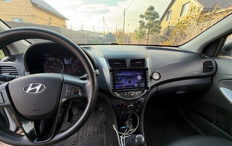 Hyundai Solaris II рестайлинг, 2014 год, 890 000 рублей, 16 фотография
