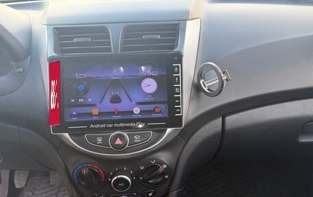 Hyundai Solaris II рестайлинг, 2014 год, 890 000 рублей, 17 фотография