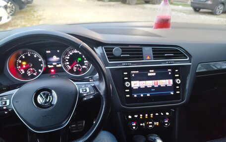 Volkswagen Tiguan II, 2019 год, 2 400 000 рублей, 5 фотография