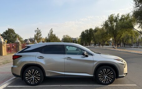 Lexus RX IV рестайлинг, 2018 год, 4 250 000 рублей, 16 фотография