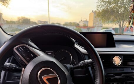 Lexus RX IV рестайлинг, 2018 год, 4 250 000 рублей, 13 фотография