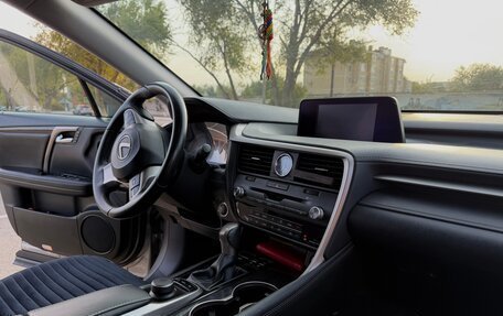 Lexus RX IV рестайлинг, 2018 год, 4 250 000 рублей, 12 фотография