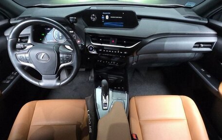 Lexus UX I, 2022 год, 3 450 000 рублей, 9 фотография