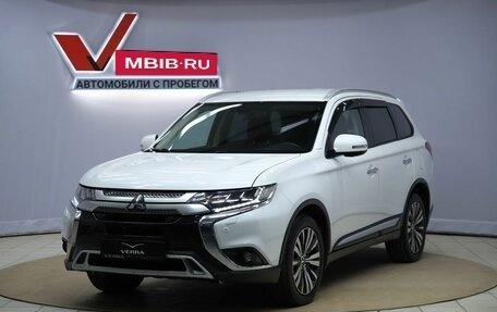 Mitsubishi Outlander III рестайлинг 3, 2019 год, 2 190 000 рублей, 1 фотография
