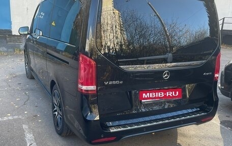 Mercedes-Benz V-Класс, 2019 год, 5 000 000 рублей, 14 фотография