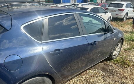 Opel Astra J, 2011 год, 456 500 рублей, 2 фотография