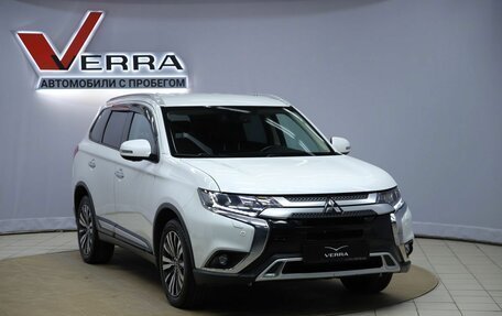Mitsubishi Outlander III рестайлинг 3, 2019 год, 2 190 000 рублей, 3 фотография