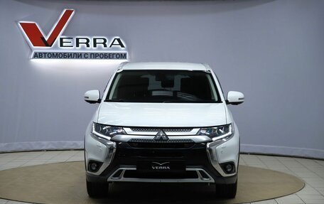 Mitsubishi Outlander III рестайлинг 3, 2019 год, 2 190 000 рублей, 2 фотография