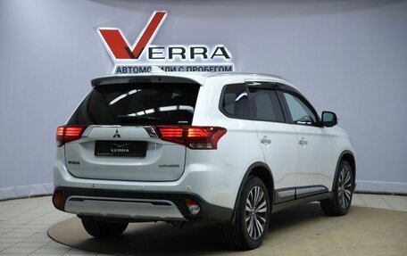 Mitsubishi Outlander III рестайлинг 3, 2019 год, 2 190 000 рублей, 5 фотография