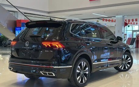 Volkswagen Tiguan II, 2023 год, 2 800 000 рублей, 7 фотография
