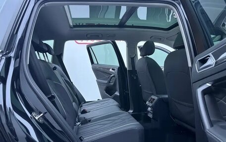 Volkswagen Tiguan II, 2023 год, 2 800 000 рублей, 13 фотография