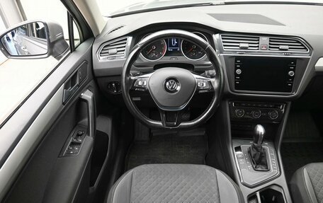 Volkswagen Tiguan II, 2018 год, 2 035 000 рублей, 9 фотография