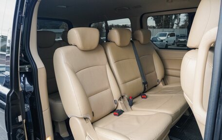 Hyundai H-1 II рестайлинг, 2019 год, 3 330 000 рублей, 29 фотография