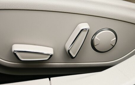 Lincoln MKZ II рестайлинг, 2017 год, 2 215 000 рублей, 24 фотография