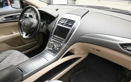 Lincoln MKZ II рестайлинг, 2017 год, 2 215 000 рублей, 10 фотография
