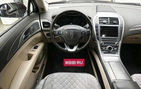 Lincoln MKZ II рестайлинг, 2017 год, 2 215 000 рублей, 12 фотография