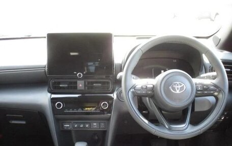 Toyota Yaris Cross, 2023 год, 1 260 001 рублей, 10 фотография