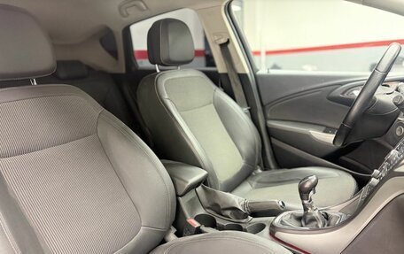Opel Astra J, 2011 год, 650 000 рублей, 20 фотография