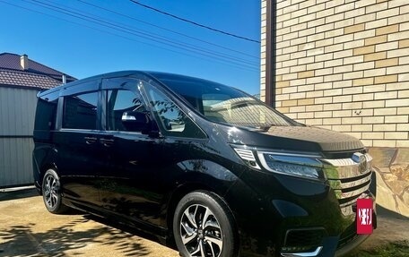 Honda Stepwgn IV рестайлинг, 2017 год, 2 250 000 рублей, 4 фотография