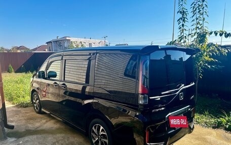 Honda Stepwgn IV рестайлинг, 2017 год, 2 250 000 рублей, 2 фотография