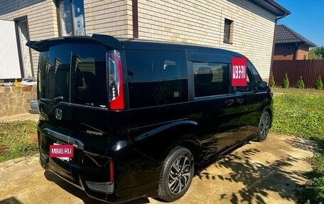 Honda Stepwgn IV рестайлинг, 2017 год, 2 250 000 рублей, 3 фотография