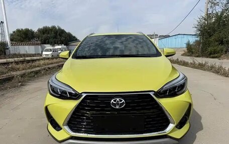 Toyota Yaris XP150 рестайлинг, 2022 год, 1 050 000 рублей, 2 фотография