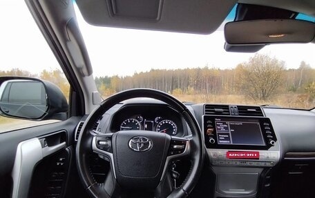 Toyota Land Cruiser Prado 150 рестайлинг, 2022 год, 7 600 000 рублей, 12 фотография