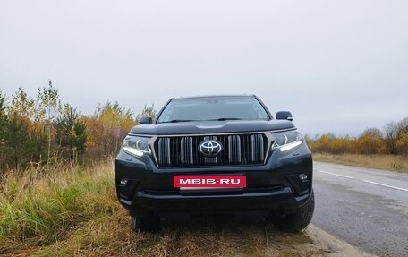 Toyota Land Cruiser Prado 150 рестайлинг, 2022 год, 7 600 000 рублей, 16 фотография