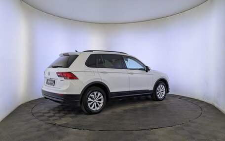 Volkswagen Tiguan II, 2020 год, 2 400 000 рублей, 5 фотография