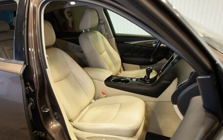 Infiniti Q50 I рестайлинг, 2015 год, 1 625 000 рублей, 29 фотография