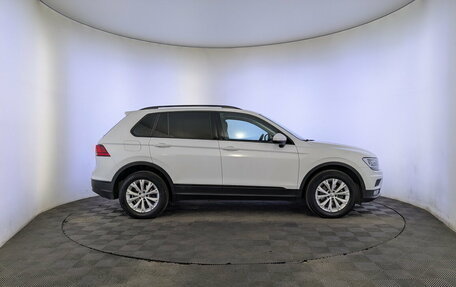 Volkswagen Tiguan II, 2020 год, 2 400 000 рублей, 4 фотография